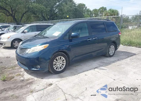 2011 Toyota Sienna Xle V6 z USA, uszkodzony, nr VIN 5TDYK3DC6BS021552